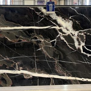 Calacatta Nero Italian marble (1)